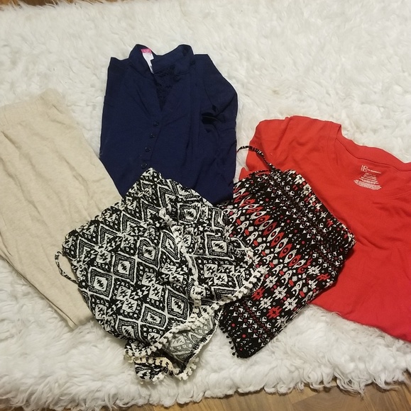 No Boundaries Tops - Juniors lot of clothes